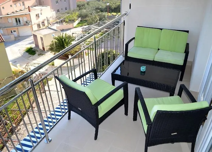 Apartments With A Parking Space Duce, Omis - 4799 * Duće