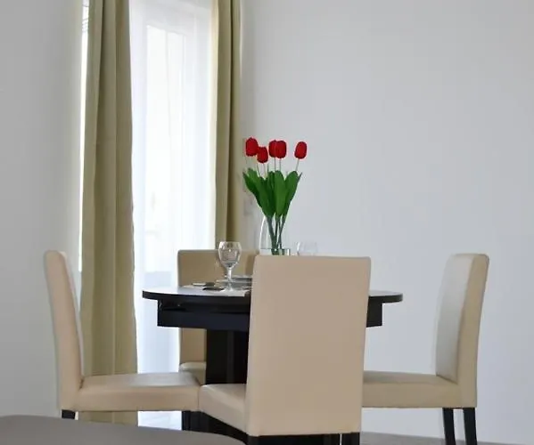 아파트 Apartments With A Parking Space Duce, Omis - 4799