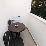 Апартаменты With A Parking Space Duce, Omis - 4799