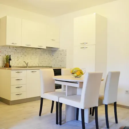 With A Parking Space Duce, Omis - 4799 Daire *